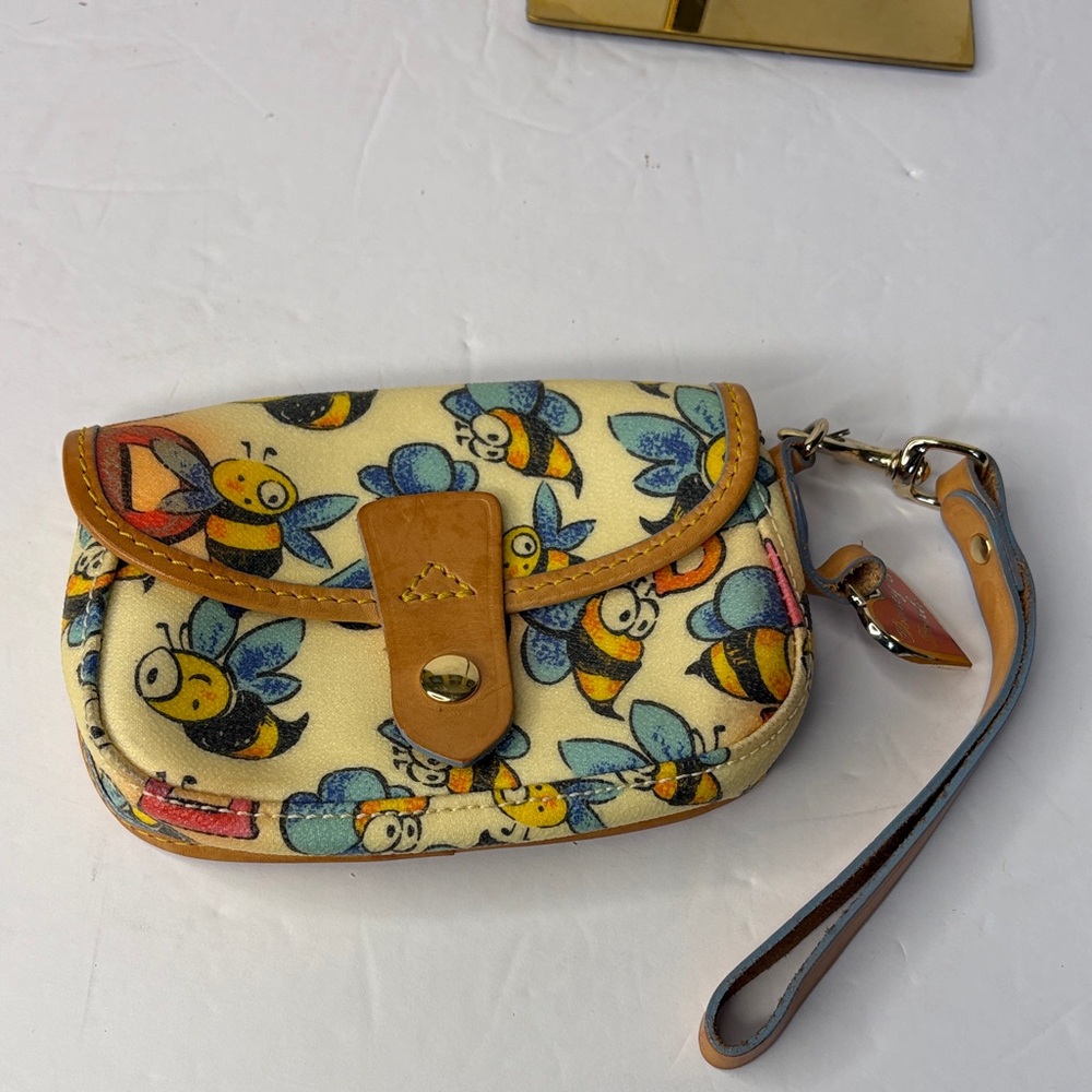 Rare Dooney & Bourke Vintage Bumble Bee Flap Front Wristlet